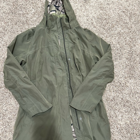 The North Face Olive Camouflage Jacket - Picture 1 of 4